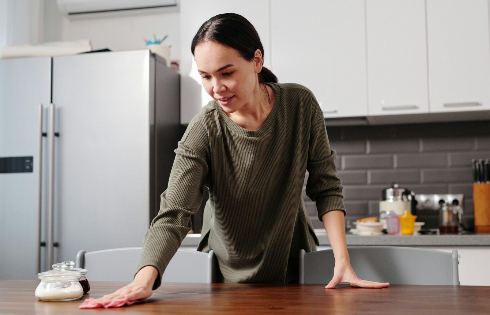 Como fazer lustra móveis caseiro? As melhores receitas!